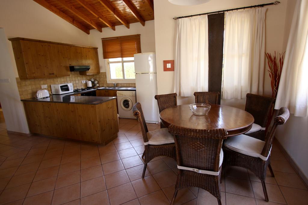 Amoroza Villa Pissoúri Chambre photo