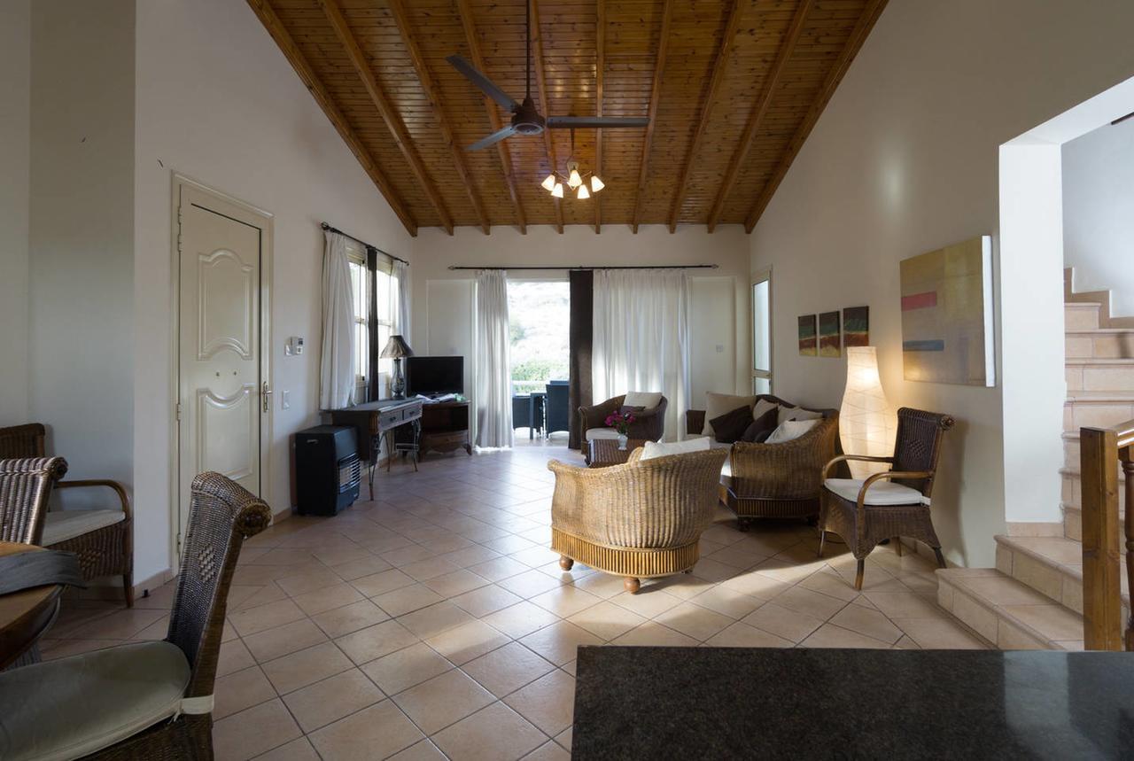 Amoroza Villa Pissoúri Extérieur photo