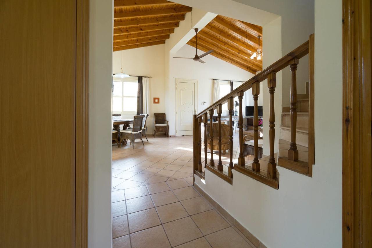 Amoroza Villa Pissoúri Extérieur photo